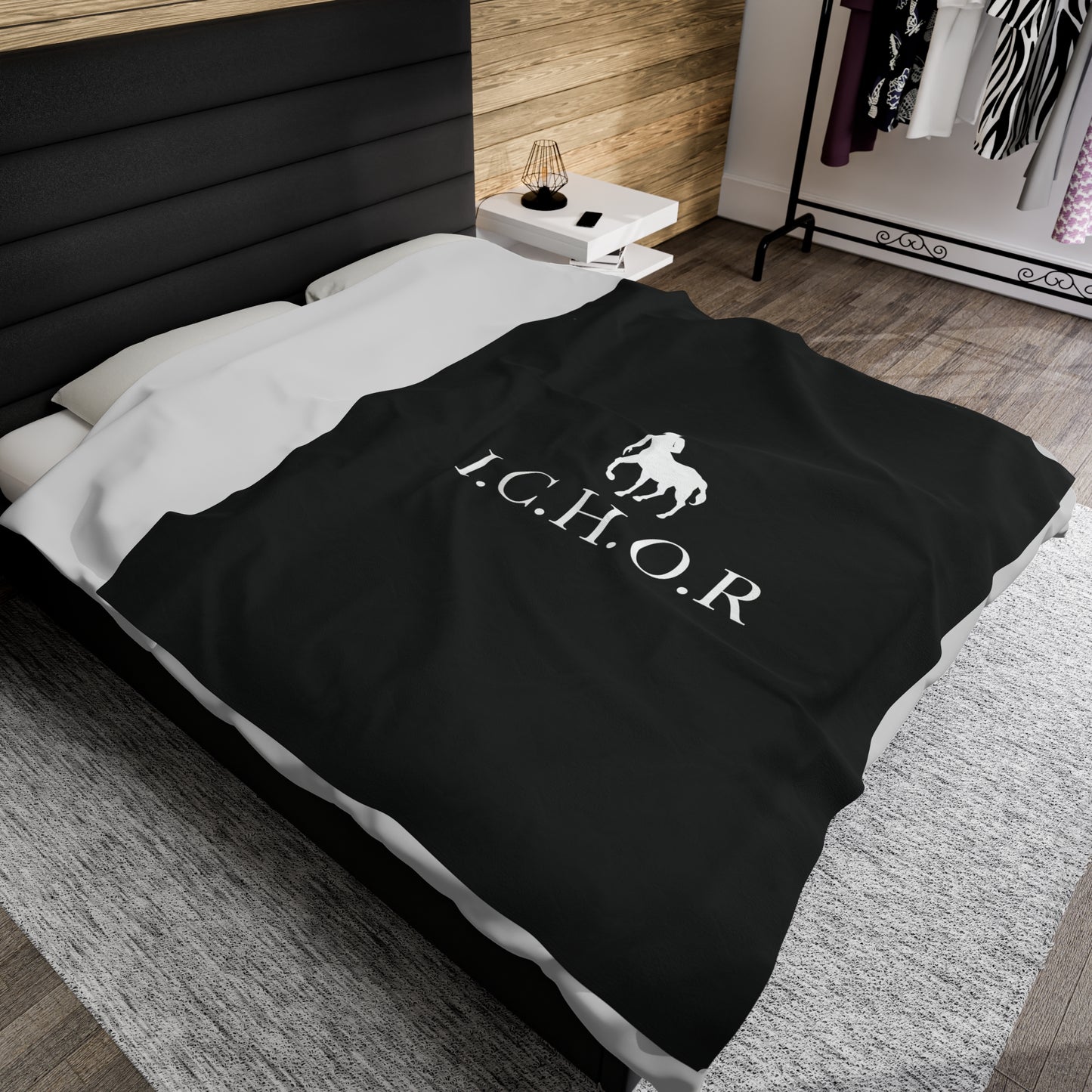 Classic I.C.H.O.R. Colorful Velveteen Plush Blanket - Cozy Abstract Design for Relaxation
