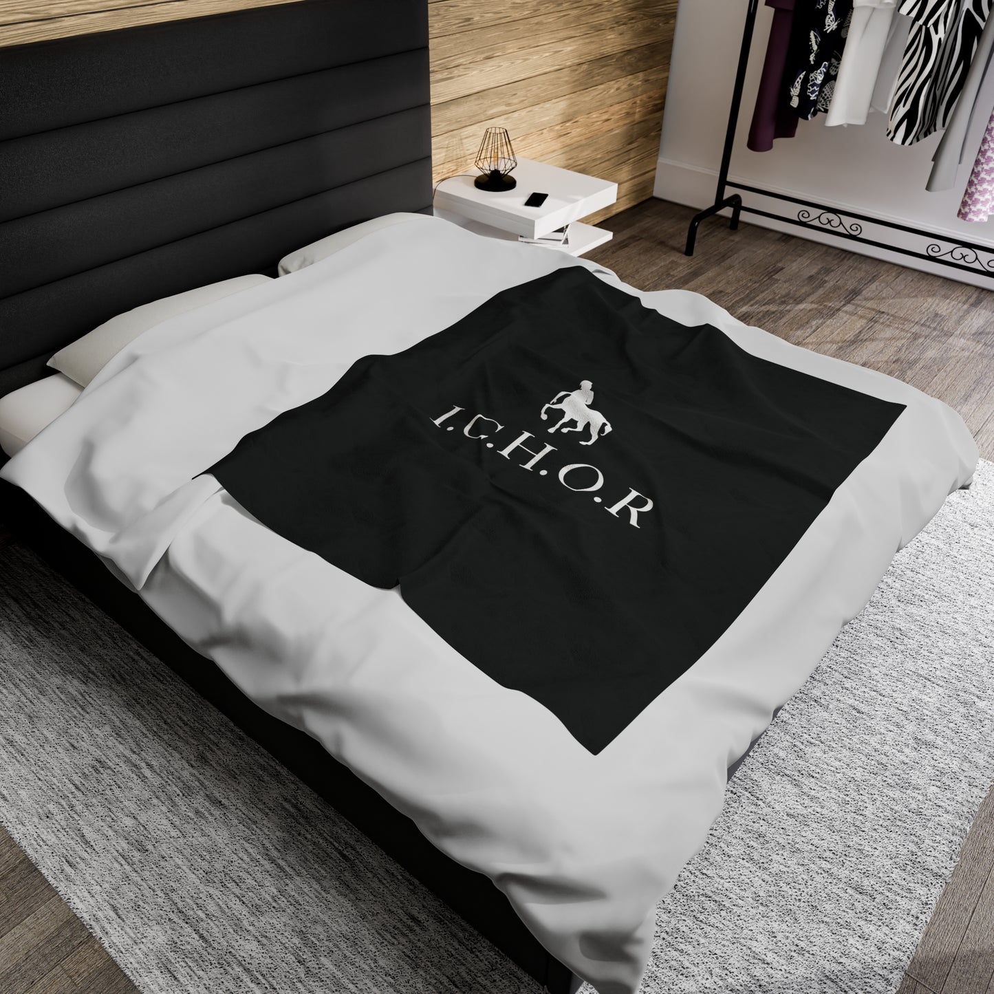 Classic I.C.H.O.R. Colorful Velveteen Plush Blanket - Cozy Abstract Design for Relaxation